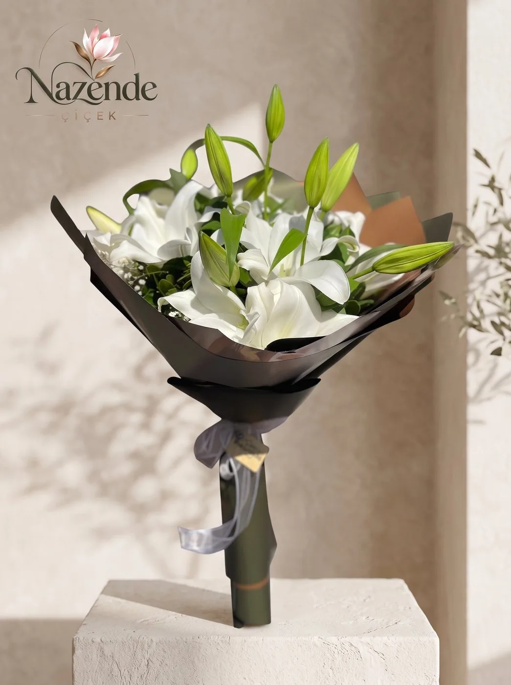 Lilium Buketi – Siyah Paketli – Bursa çiçek siparişi